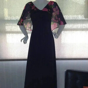 VINTAGE Unlabeled Designer Dress, Small.  Classic, Little Black Dress, Chic